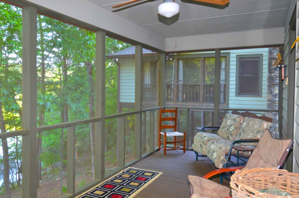 screened-room